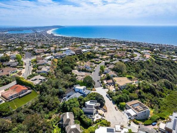 6105 Avenida Chamnez, La Jolla (san Diego) CA 92037