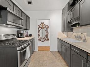 2204 Albatross Street, San Diego CA 92101