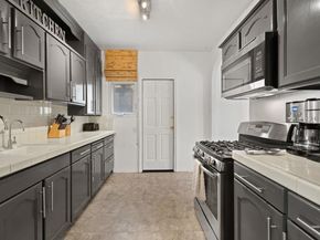 2204 Albatross Street, San Diego CA 92101