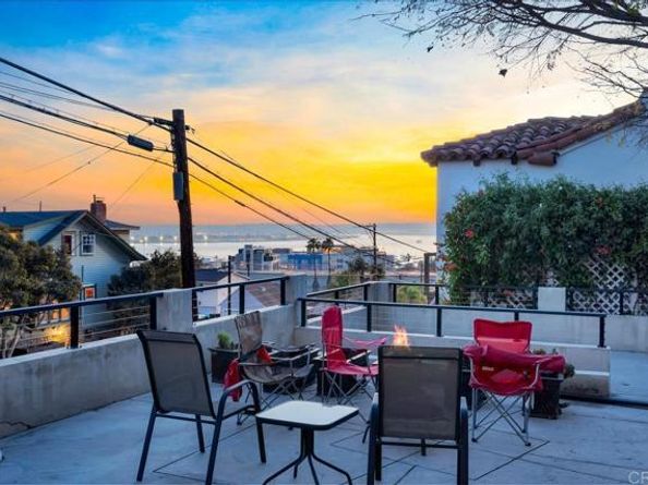 2204 Albatross Street, San Diego CA 92101