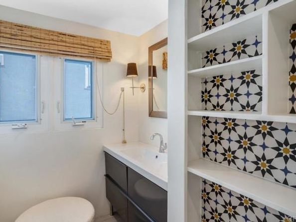 2204 Albatross Street, San Diego CA 92101