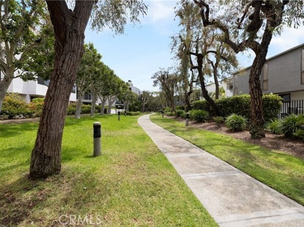 2960 Neilson Way 301, Santa Monica CA 90405
