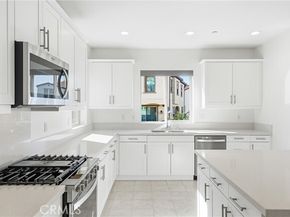 201 Mountain Sage, Lake Forest (el Toro) CA 92610