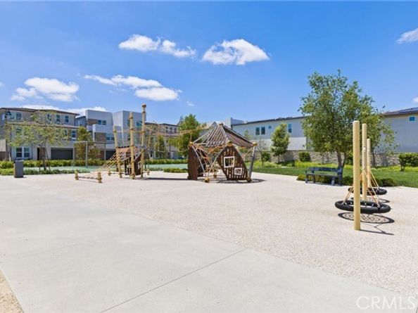 180 Paddlewheel, Lake Forest (el Toro) CA 92630