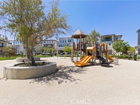 180 Paddlewheel, Lake Forest (el Toro) CA 92630