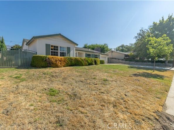 557 Black Hills Drive, Claremont CA 91711