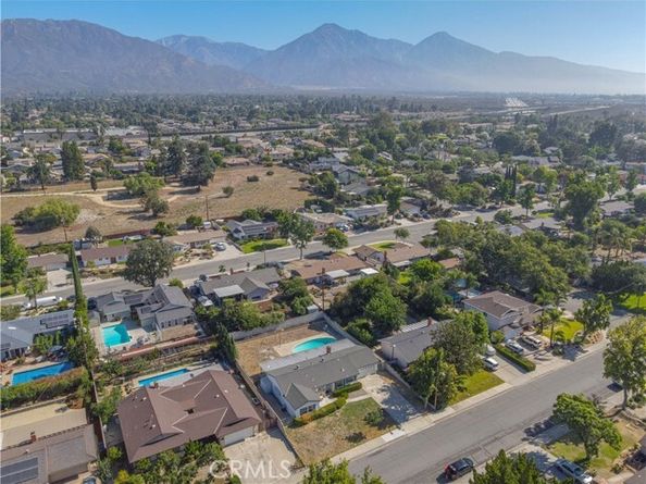 557 Black Hills Drive, Claremont CA 91711