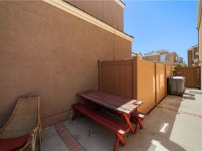 51 Rue Monet, Lake Forest (el Toro) CA 92610