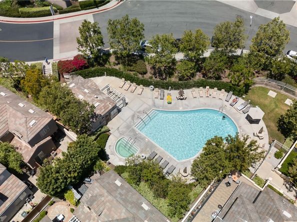51 Rue Monet, Lake Forest (el Toro) CA 92610