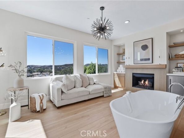 41 Long View Road, Laguna Hills CA 92679
