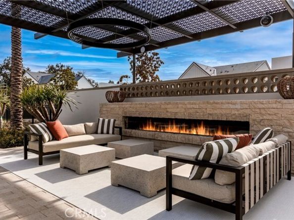 190 Paddlewheel, Lake Forest (el Toro) CA 92630