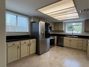 9213 Independence Way, North Hills (los Angeles) CA 91343