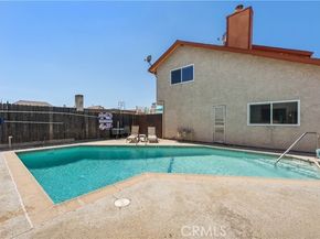 9946 Owensmouth 9, Chatsworth (los Angeles) CA 91311