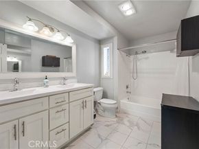 9946 Owensmouth 9, Chatsworth (los Angeles) CA 91311