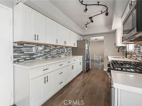 9946 Owensmouth 9, Chatsworth (los Angeles) CA 91311