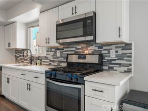 9946 Owensmouth 9, Chatsworth (los Angeles) CA 91311
