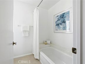 18130 Andrea Circle 4, Northridge (los Angeles) CA 91325