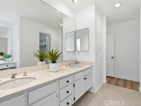 18130 Andrea Circle 4, Northridge (los Angeles) CA 91325