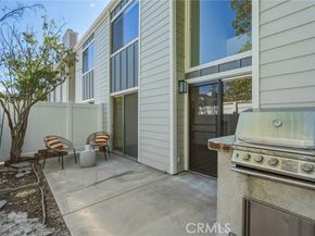 18130 Andrea Circle 4, Northridge (los Angeles) CA 91325