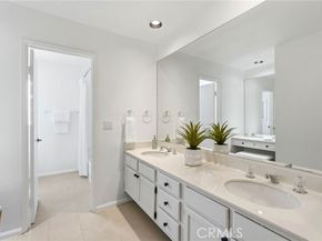 18130 Andrea Circle 4, Northridge (los Angeles) CA 91325