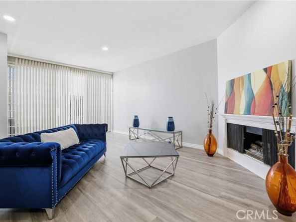 400 S La Fayette Park 315, Los Angeles CA 90057