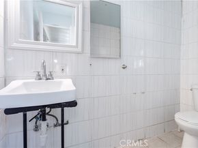 8855 Tyrone Avenue, Panorama City (los Angeles) CA 91402