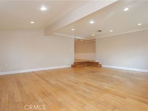 8855 Tyrone Avenue, Panorama City (los Angeles) CA 91402