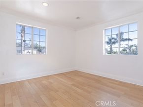 8855 Tyrone Avenue, Panorama City (los Angeles) CA 91402
