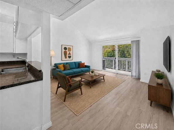 7131 Farralone 46, Canoga Park (los Angeles) CA 91303