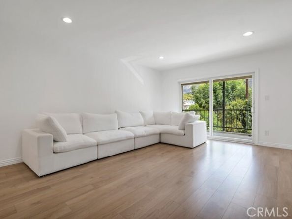 1015 N Michillinda 302, Pasadena CA 91107