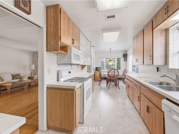 11007 MONTGOMERY Avenue, Granada Hills (los Angeles) CA 91344