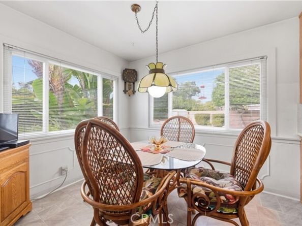11007 MONTGOMERY Avenue, Granada Hills (los Angeles) CA 91344
