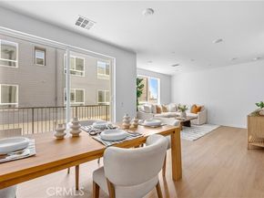 9423 N Sepulveda Blvd. 4, North Hills (los Angeles) CA 91343
