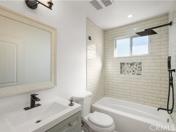 21018 Lull Street, Canoga Park (los Angeles) CA 91304