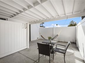 21018 Lull Street, Canoga Park (los Angeles) CA 91304