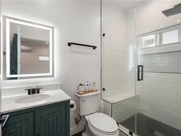 21018 Lull Street, Canoga Park (los Angeles) CA 91304