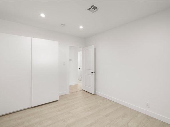 21018 Lull Street, Canoga Park (los Angeles) CA 91304