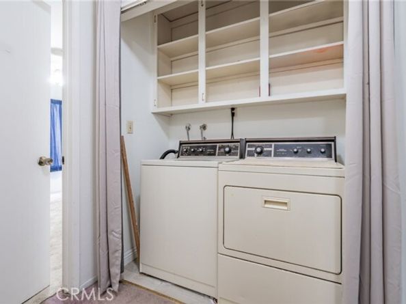 22038 Vanowen Street 113, Woodland Hills (los Angeles) CA 91303