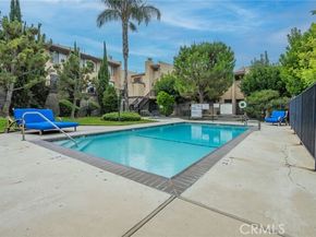22038 Vanowen Street 113, Woodland Hills (los Angeles) CA 91303