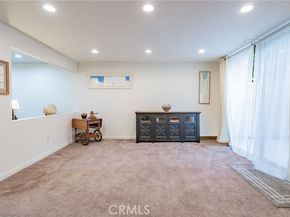 22038 Vanowen Street 113, Woodland Hills (los Angeles) CA 91303