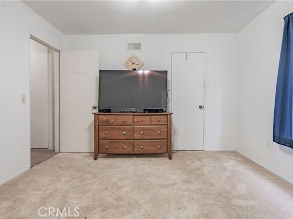 22038 Vanowen Street 113, Woodland Hills (los Angeles) CA 91303