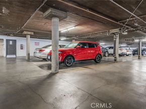 22038 Vanowen Street 113, Woodland Hills (los Angeles) CA 91303