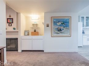 22038 Vanowen Street 113, Woodland Hills (los Angeles) CA 91303