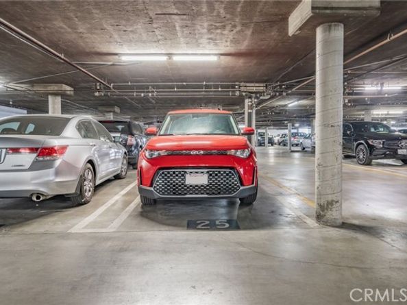 22038 Vanowen Street 113, Woodland Hills (los Angeles) CA 91303