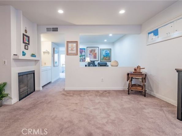 22038 Vanowen Street 113, Woodland Hills (los Angeles) CA 91303