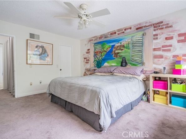 22038 Vanowen Street 113, Woodland Hills (los Angeles) CA 91303