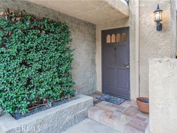 22038 Vanowen Street 113, Woodland Hills (los Angeles) CA 91303