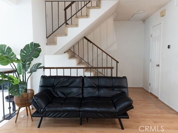 21241 Lassen Street 1, Chatsworth (los Angeles) CA 91311