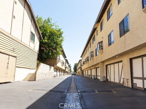 21241 Lassen Street 1, Chatsworth (los Angeles) CA 91311