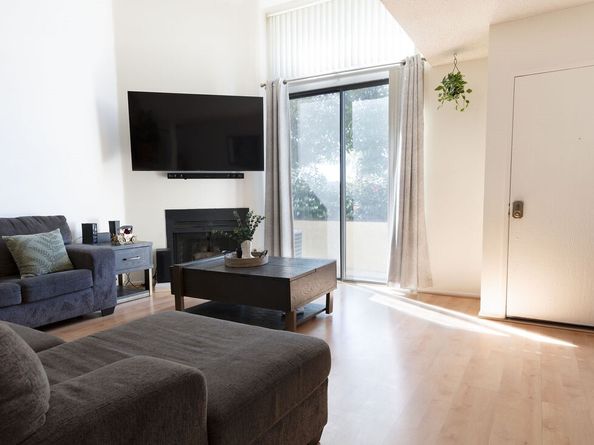 21241 Lassen Street 1, Chatsworth (los Angeles) CA 91311